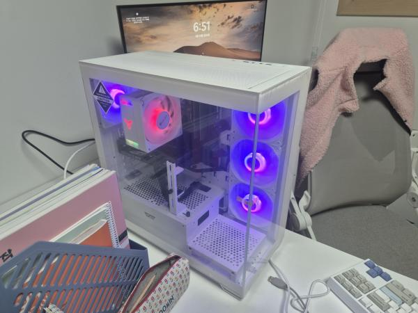 화이트 감성 PC 조립